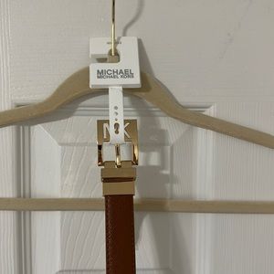 NWT Michael Kors twist reversible belt